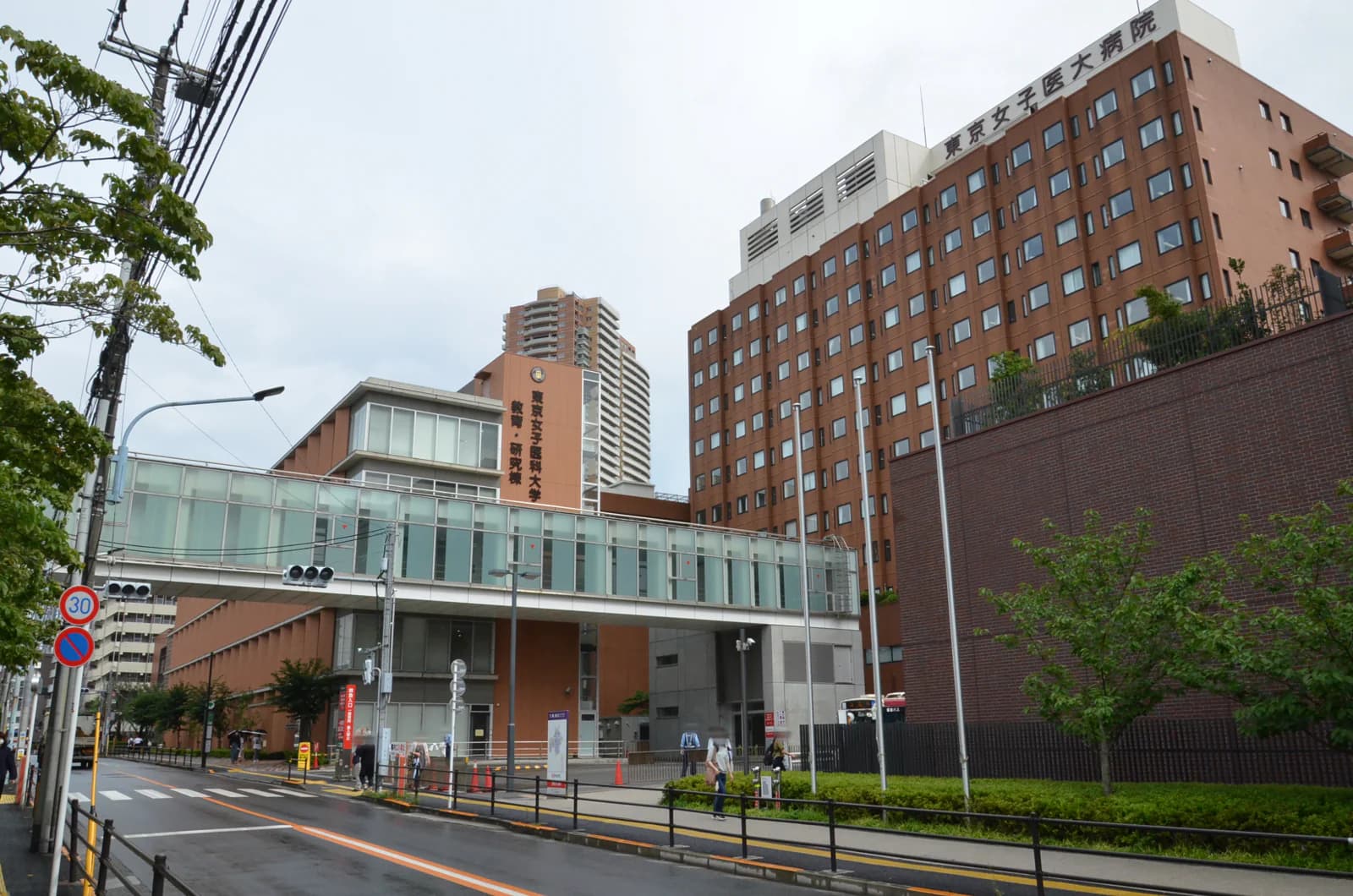 日下診療所と東京女子医科大学附属足立医療センターの連携 ― 教授外来の併設で精密検査・専門治療に対応